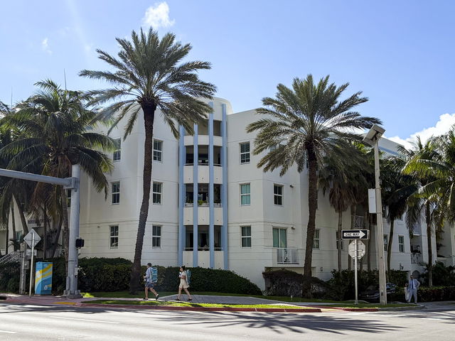 The Waverly at Surfside B  photo 2